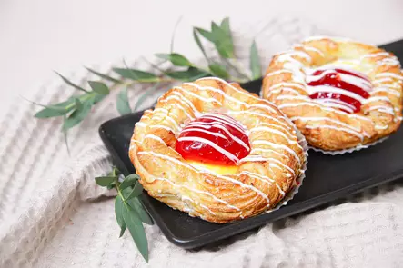 Kesämansikkaviineri - KAHVILEIVÄT - 3230 - 2