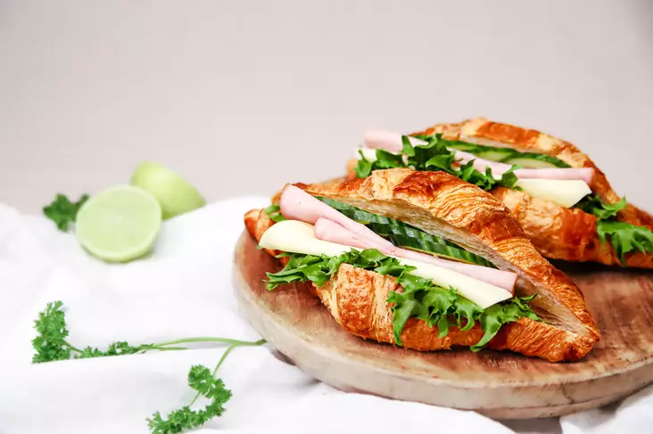 Croissant kinkku-juusto - SUOLAISET TUOTTEET - 7076 - 2